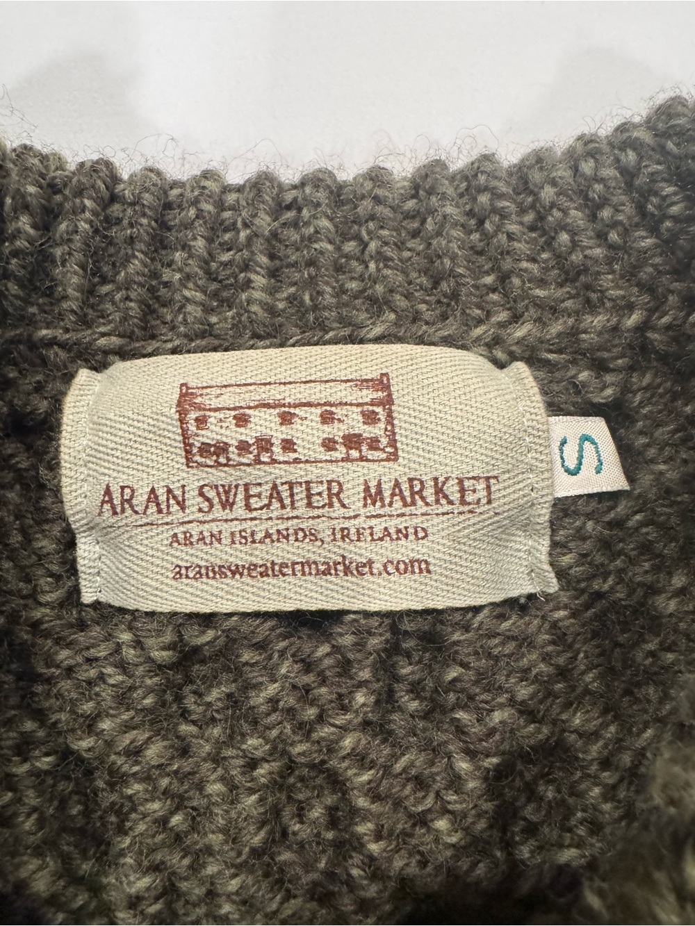 Classic Olive Cable-Knit Crewneck Sweater - Picture 4 of 11